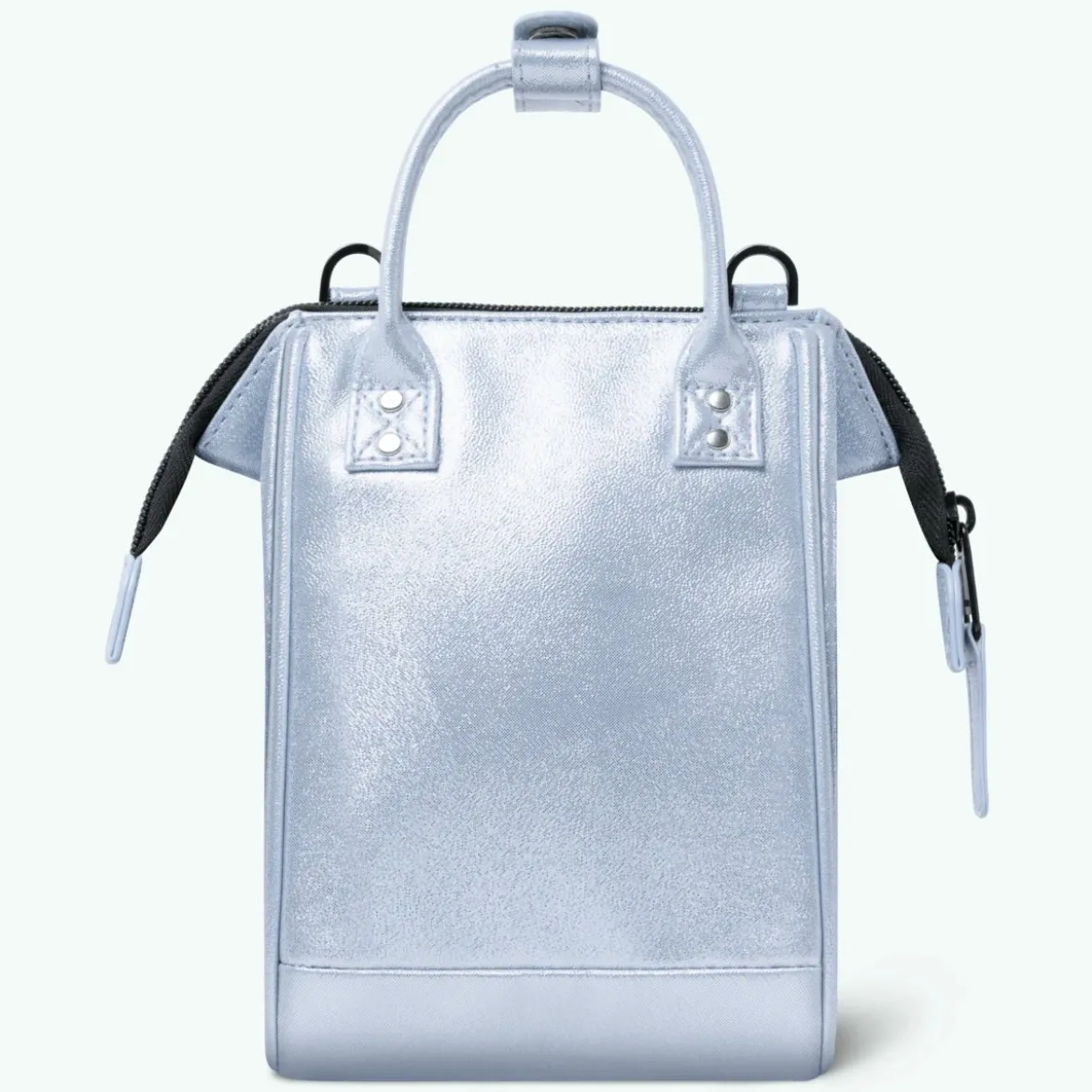 Nano adventurer Fidji